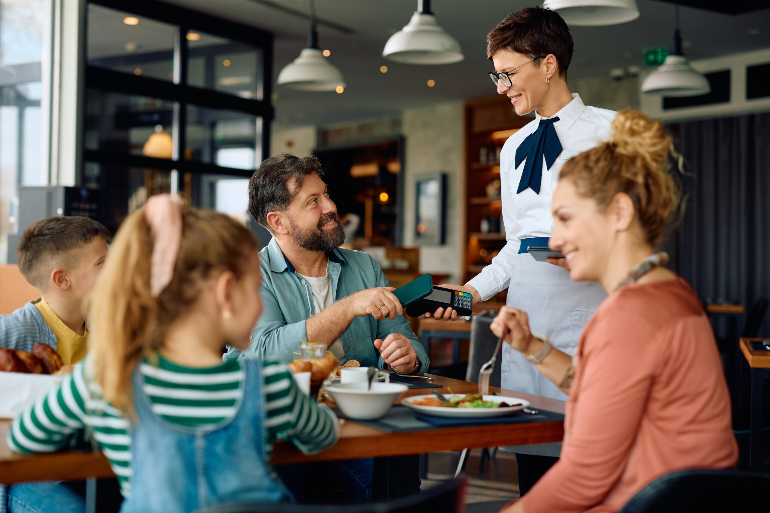 Restaurant payment solutions
